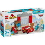 LEGO® DUPLO® McQueen látogatása Doki garázsában