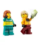 LEGO® City Mentőautó és snowboardos