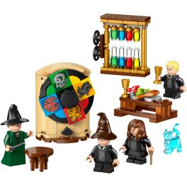   LEGO® Harry Potter™ Roxfort™ kastély: A Teszlek Süveg kiválasztási ceremóniája